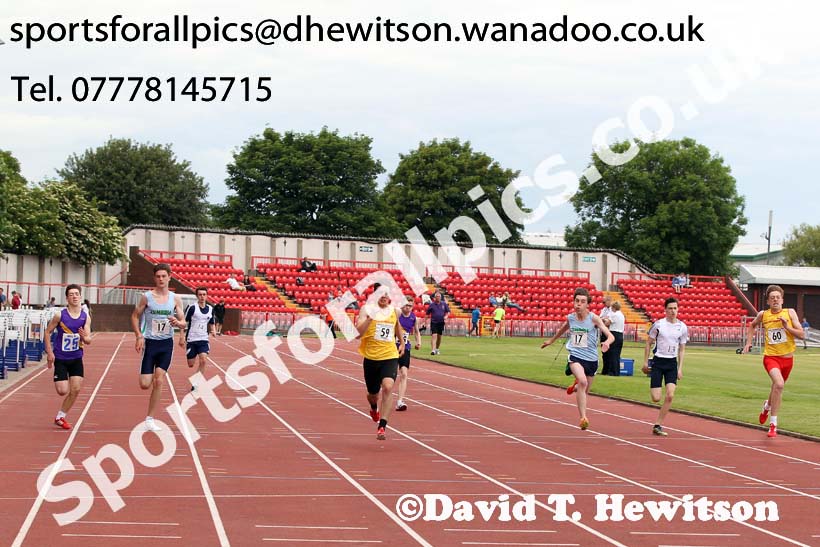 Boys 200 metres, Northern Inter-County Schools, Gateshead International Stadum. Photo: David T. Hewitson/Sports for All Pics
